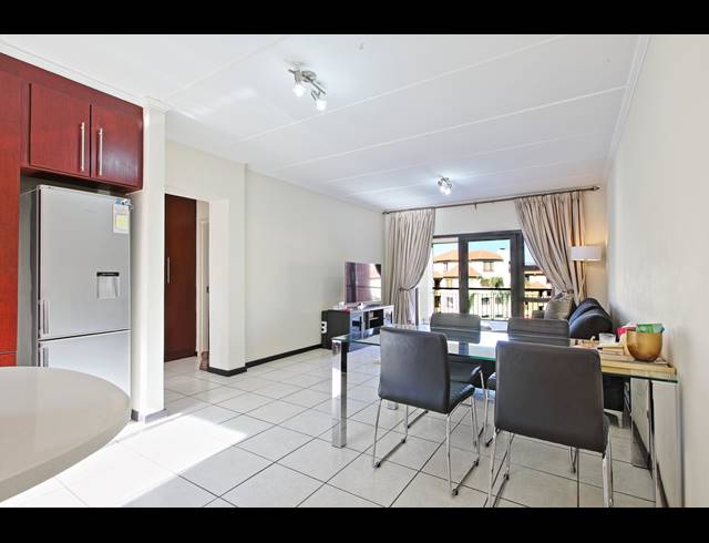 2 BEDROOM APARTMENT RENTED IN SUNNINGHILL